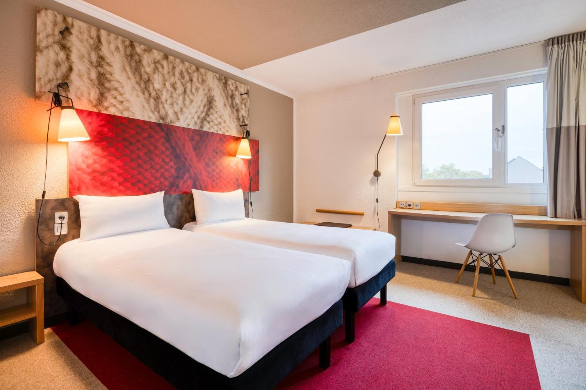 B&B Hotel Mons Gare Esterno foto