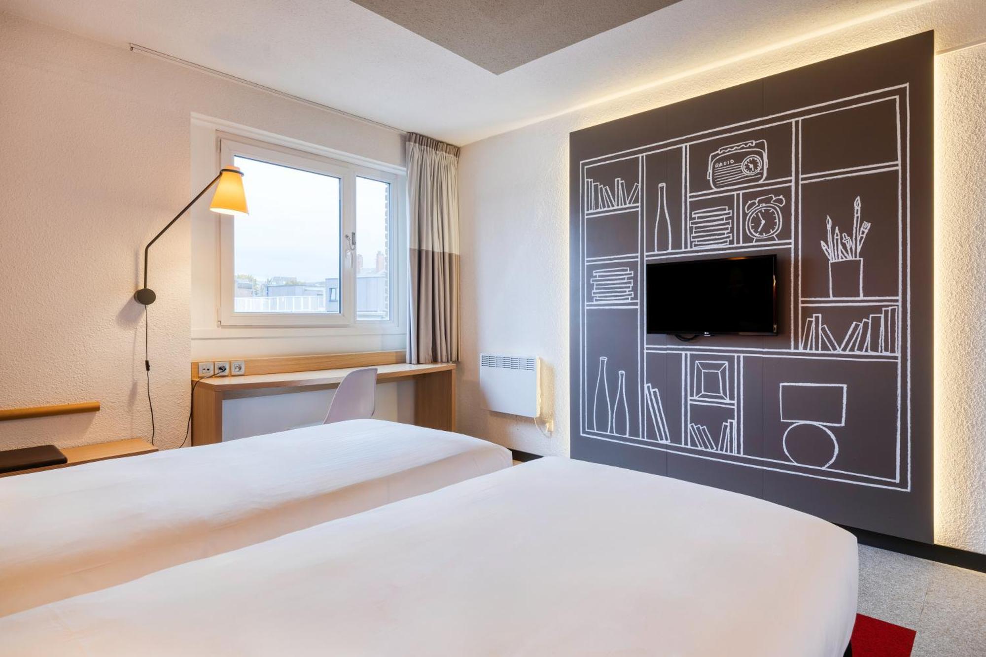 B&B Hotel Mons Gare Esterno foto