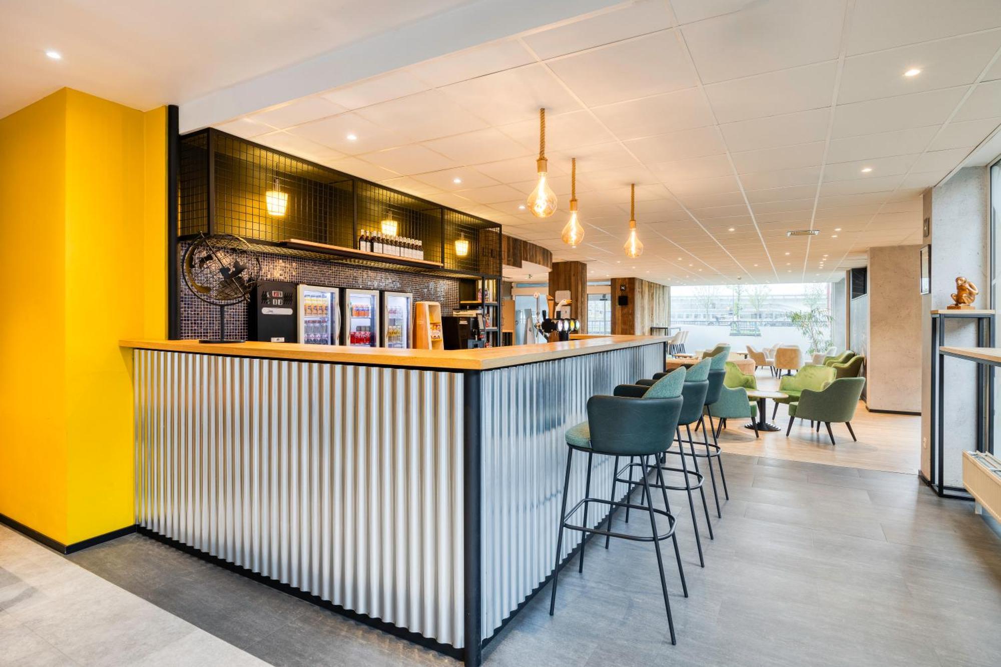 B&B Hotel Mons Gare Esterno foto