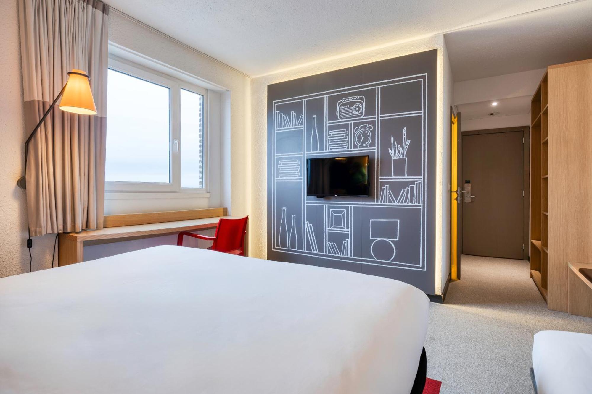 B&B Hotel Mons Gare Esterno foto