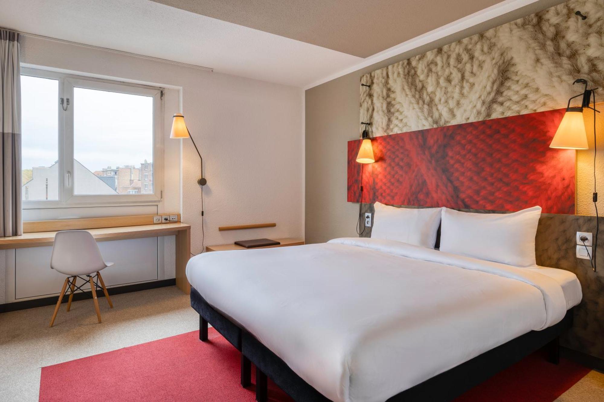 B&B Hotel Mons Gare Esterno foto