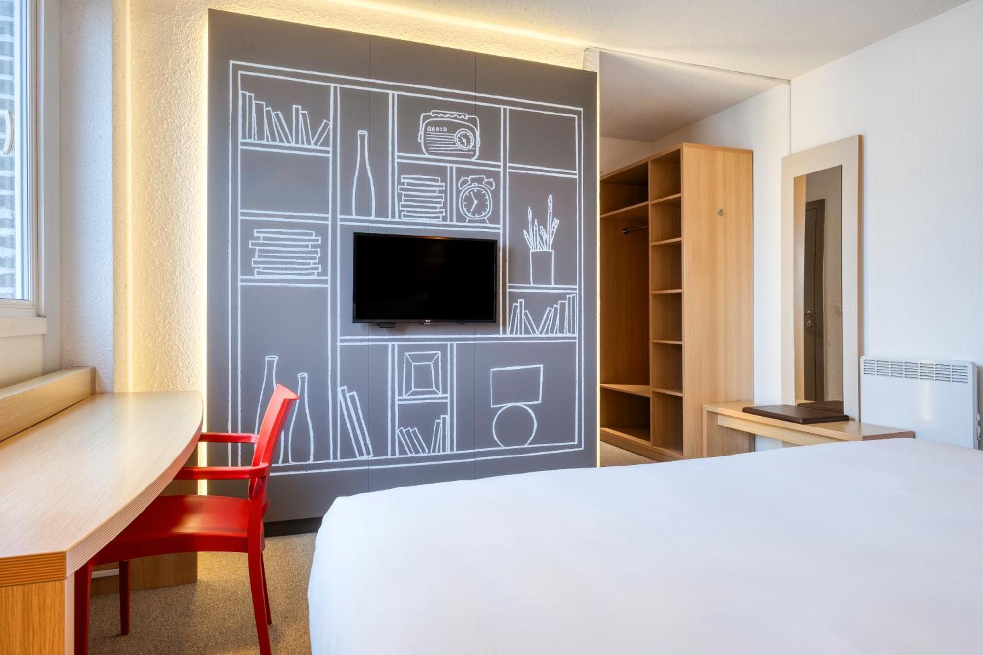 B&B Hotel Mons Gare Esterno foto