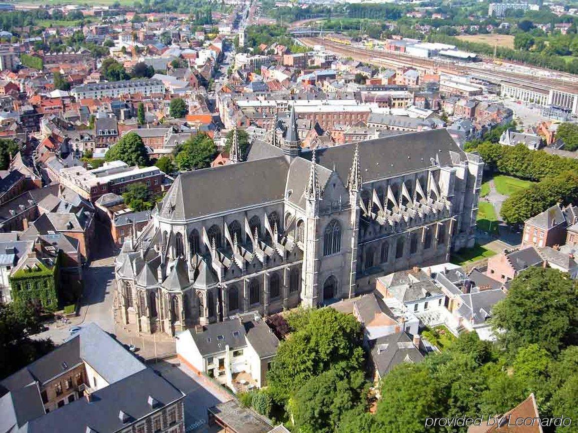 B&B Hotel Mons Gare Esterno foto